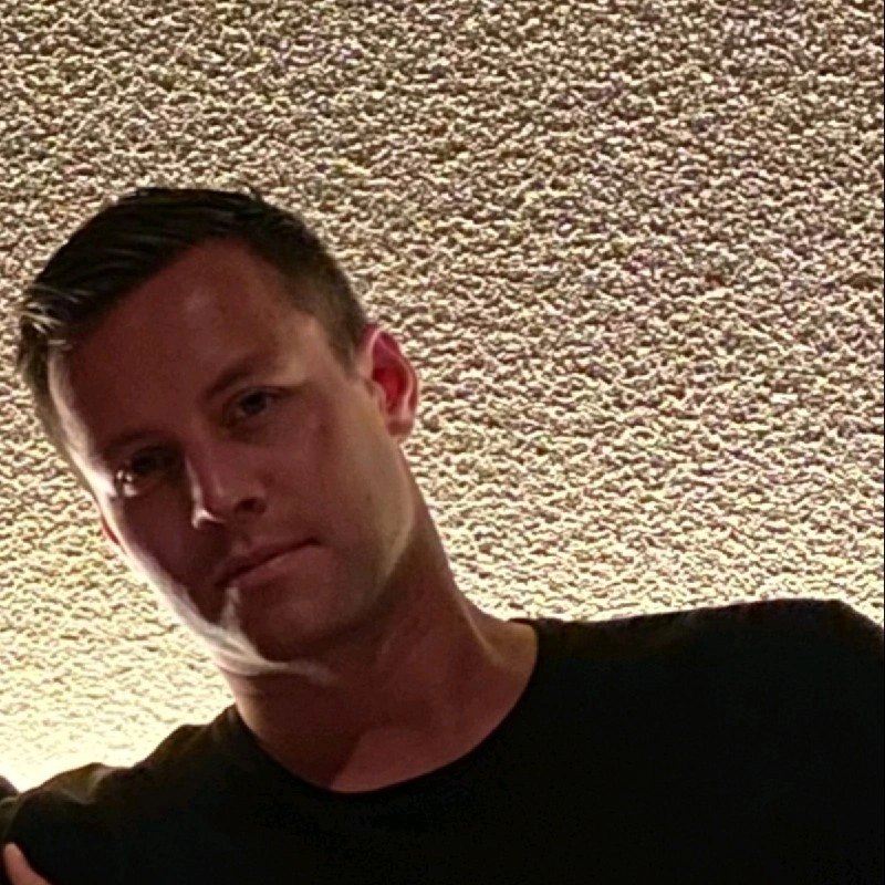 Damien, founder and editor of HokAI